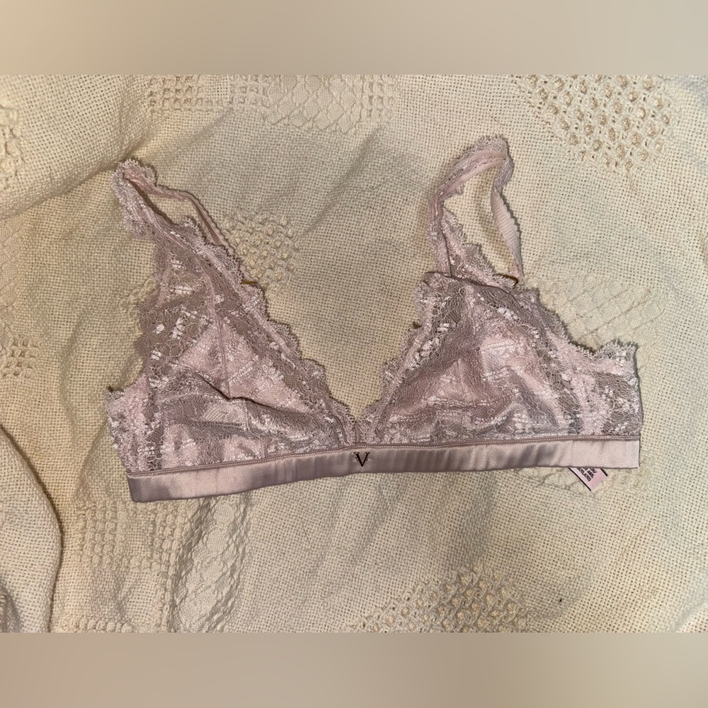 Victoria’s Secret Lace Bralette in Light Pink